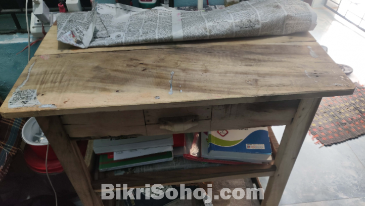 খাট ও টেবিল